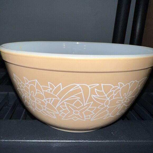 Vintage Pyrex Light Brown Woodland Pattern Mixing Bowl 402 1.5 Liter - Picture 2 of 8